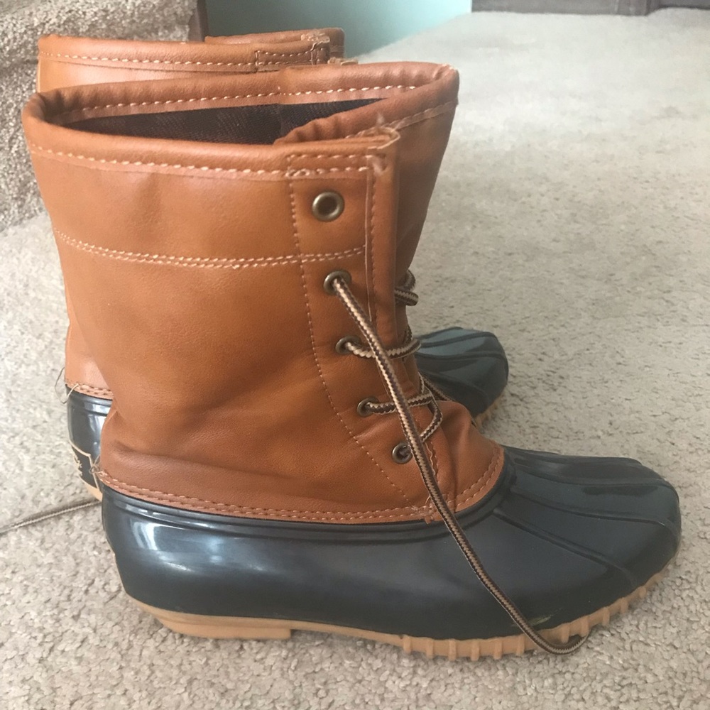 Woman’s size 6 Original Duck Boots